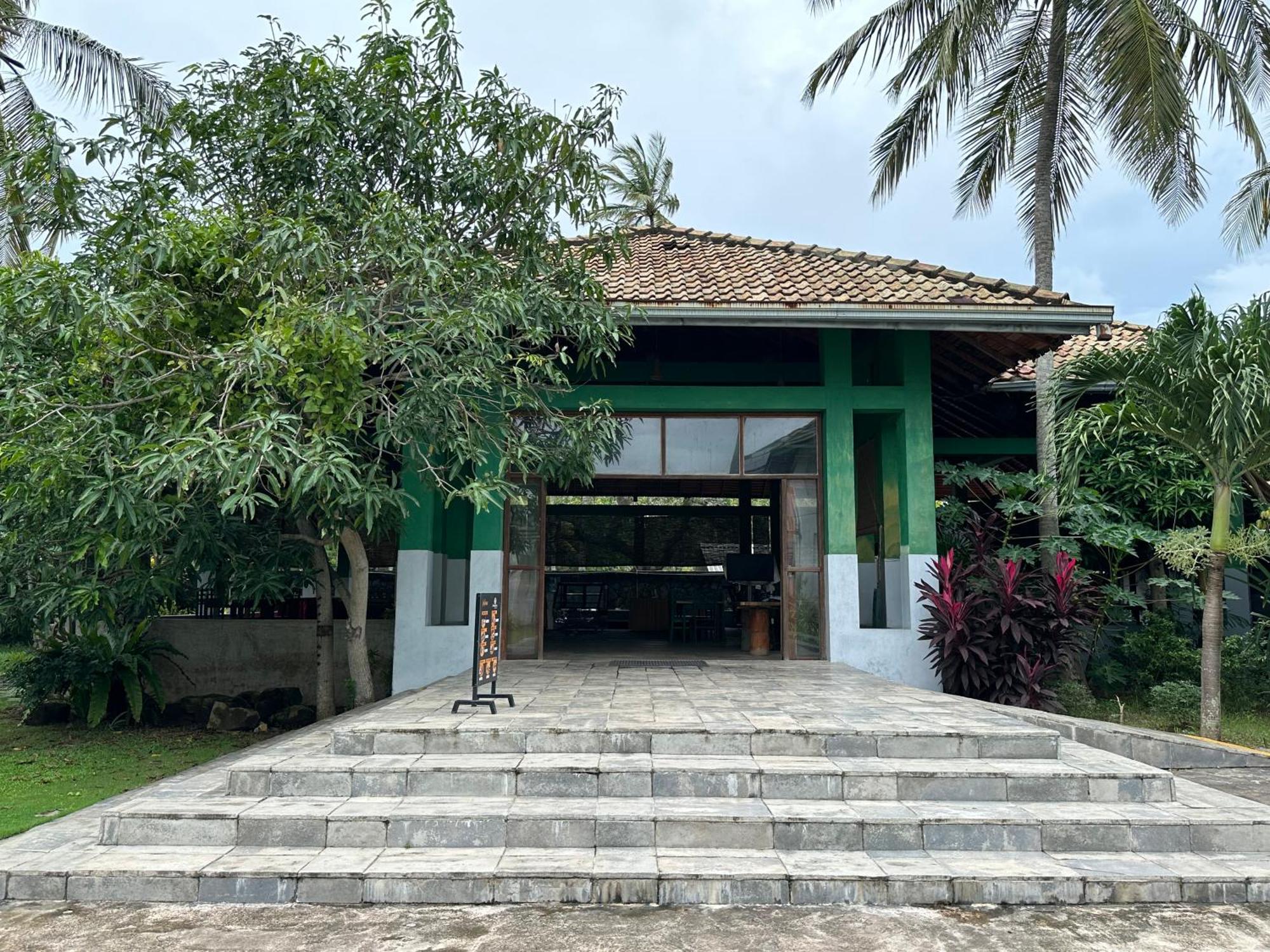 อมาลูนา รีสอร์ต Hotel เนกอมโบ ภายนอก รูปภาพ