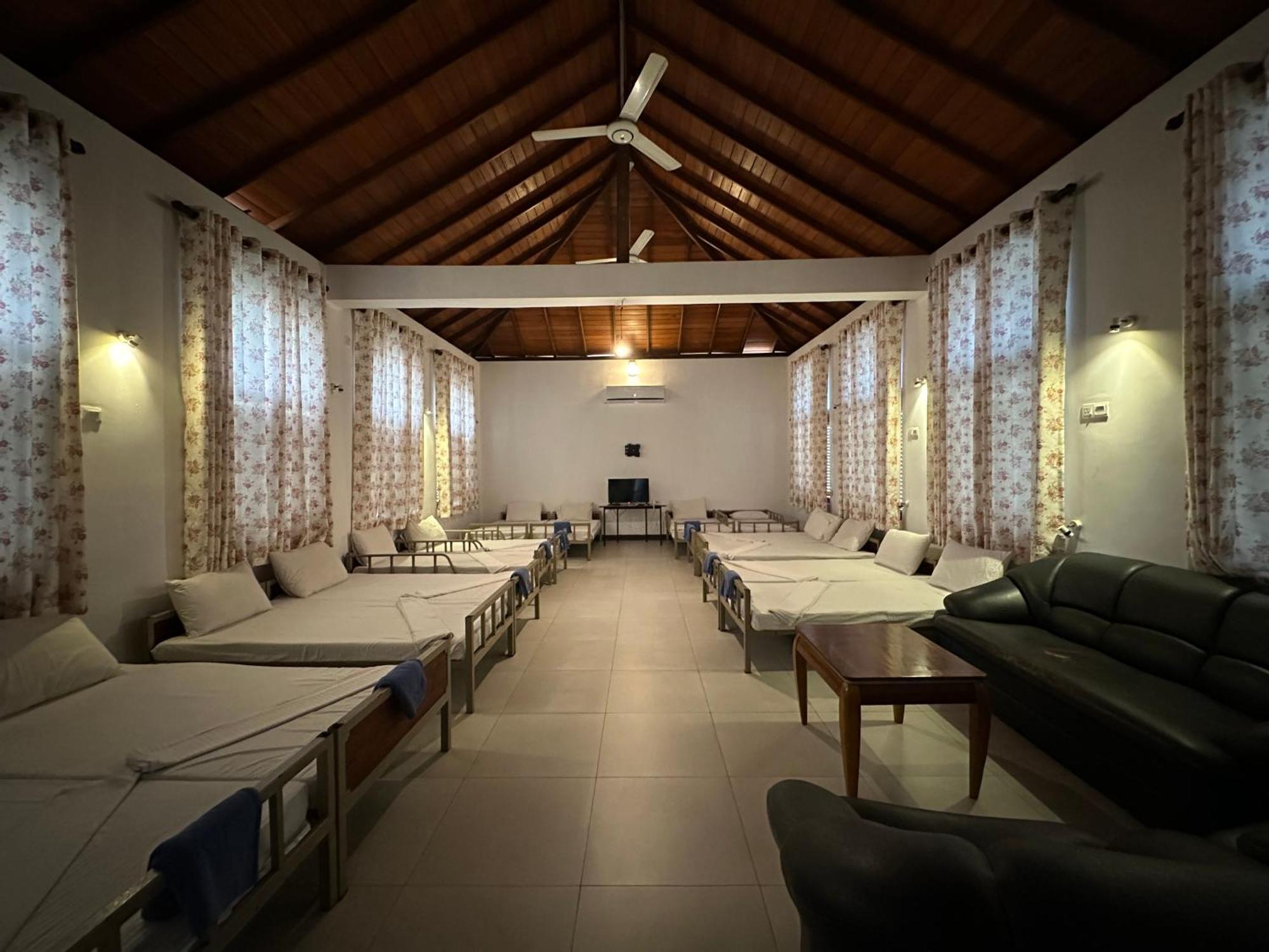 อมาลูนา รีสอร์ต Hotel เนกอมโบ ภายนอก รูปภาพ