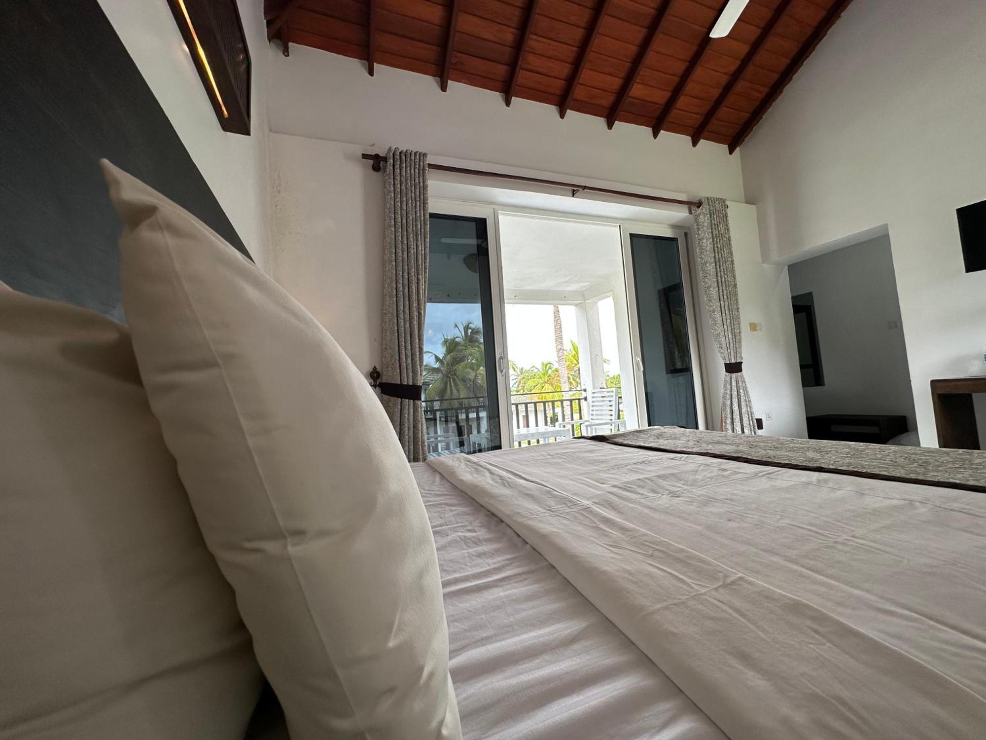 อมาลูนา รีสอร์ต Hotel เนกอมโบ ภายนอก รูปภาพ
